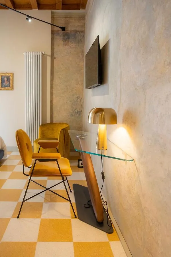 Palazzo Scappi Gardi Luxury Apartments ボローニャ