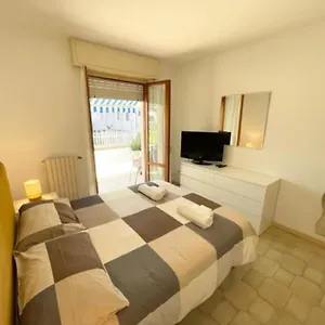 Parcheggio Gratis - Giardino - Mare 900 Mt - Wifi Appartamento Loano