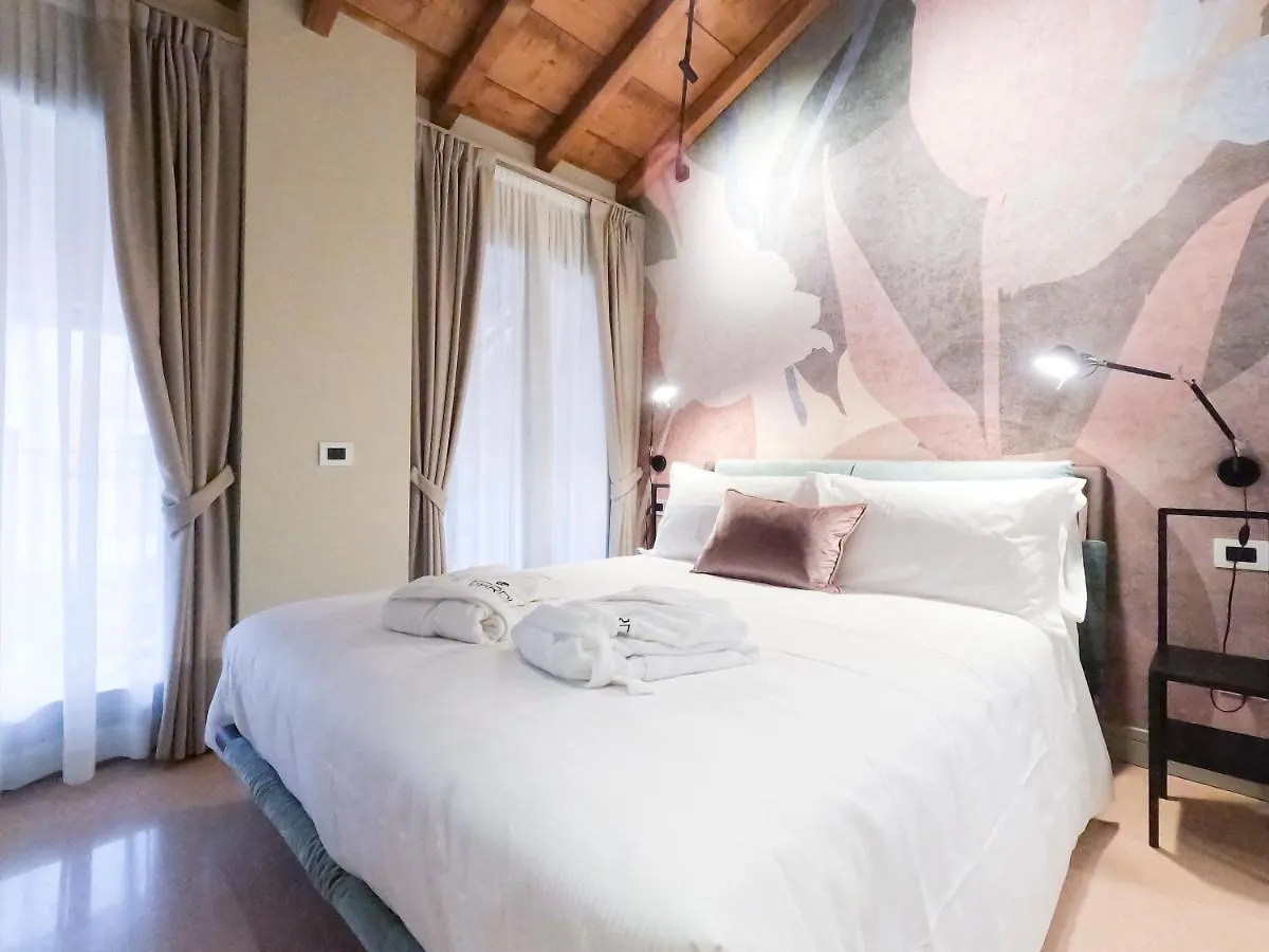 Palazzo Scappi Gardi Luxury Apartments بولونيا